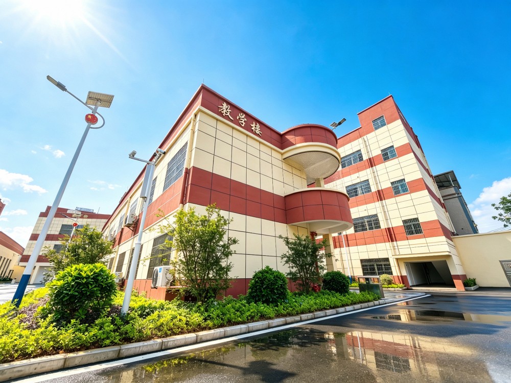 拉萨孩子叛逆管教学校怎么联系?本地寄宿素质机构选择指南